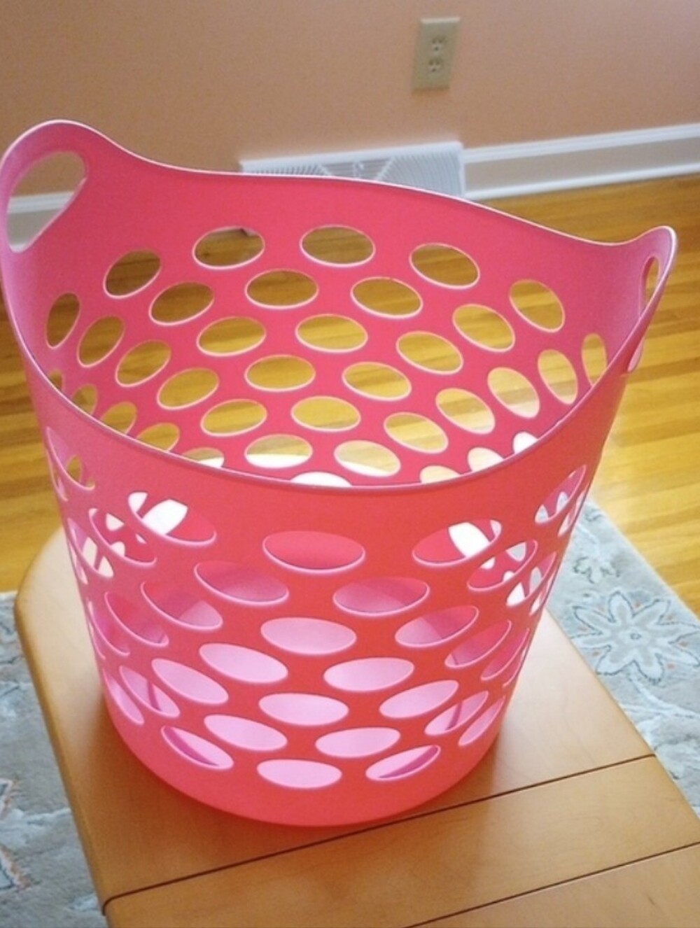 Set of Three Plastic Laundry Baskets - All Brand New!!! - Picture 6 of 8
